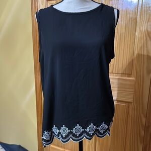 Black‎ Sleeveless Blouse with Lace Trim